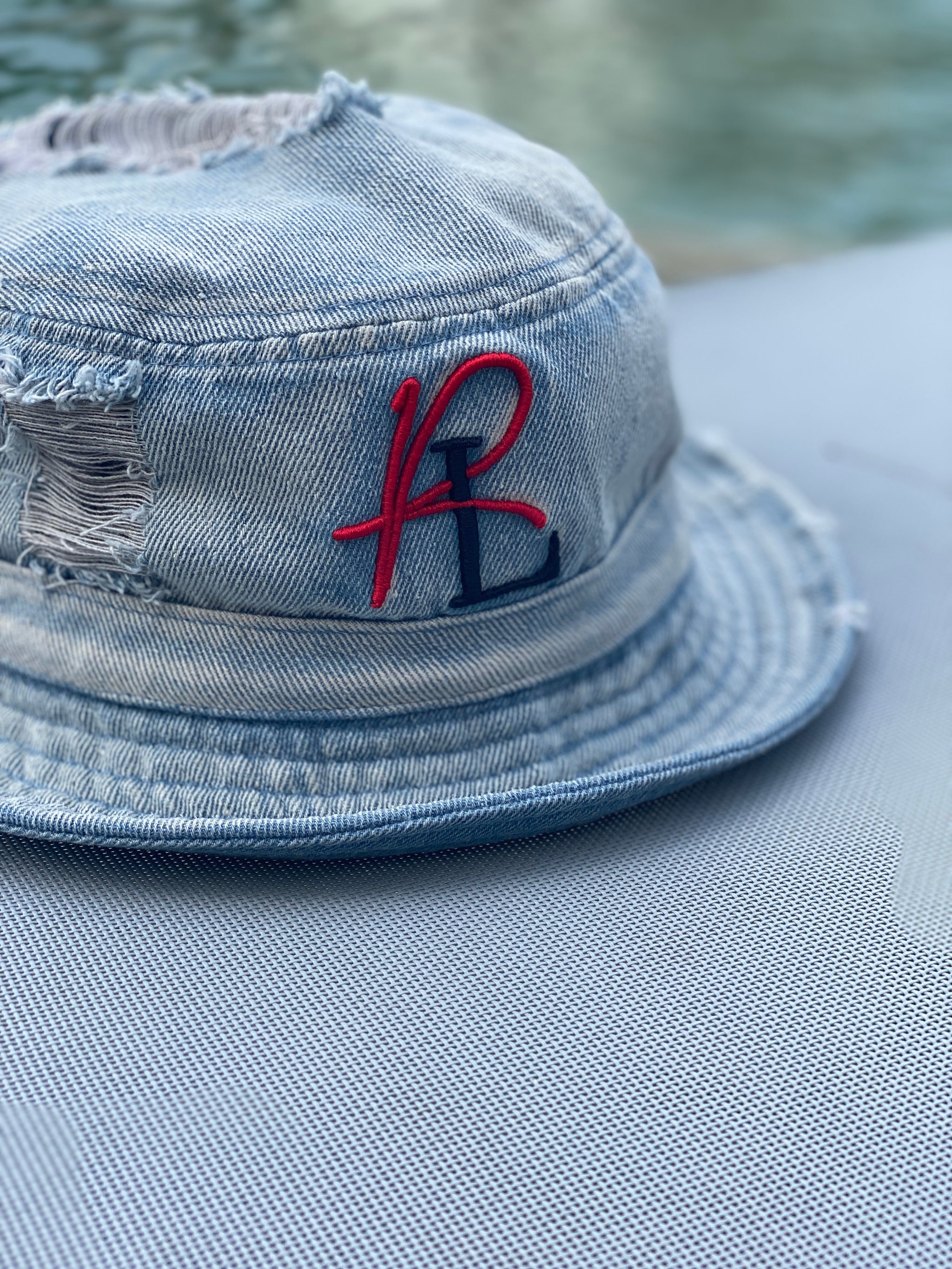 【Rest & Recreation】RR LOGO WASHED BUCKET HAT Rest & Recreation RR Logo Washed Bucket Hat - Black: Classic
